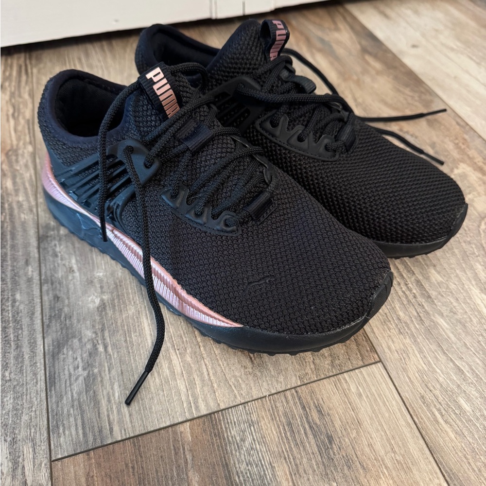 PUMA Women's Black Athletic Shoes with Pink Highlights